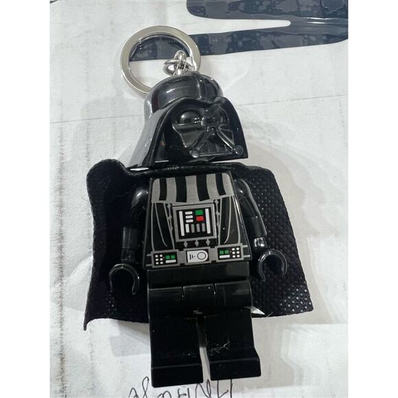 LEGO Star Wars - Darth Vader (LEDLITE LED LITE KEY CHAIN) - Picture 1 of 7
